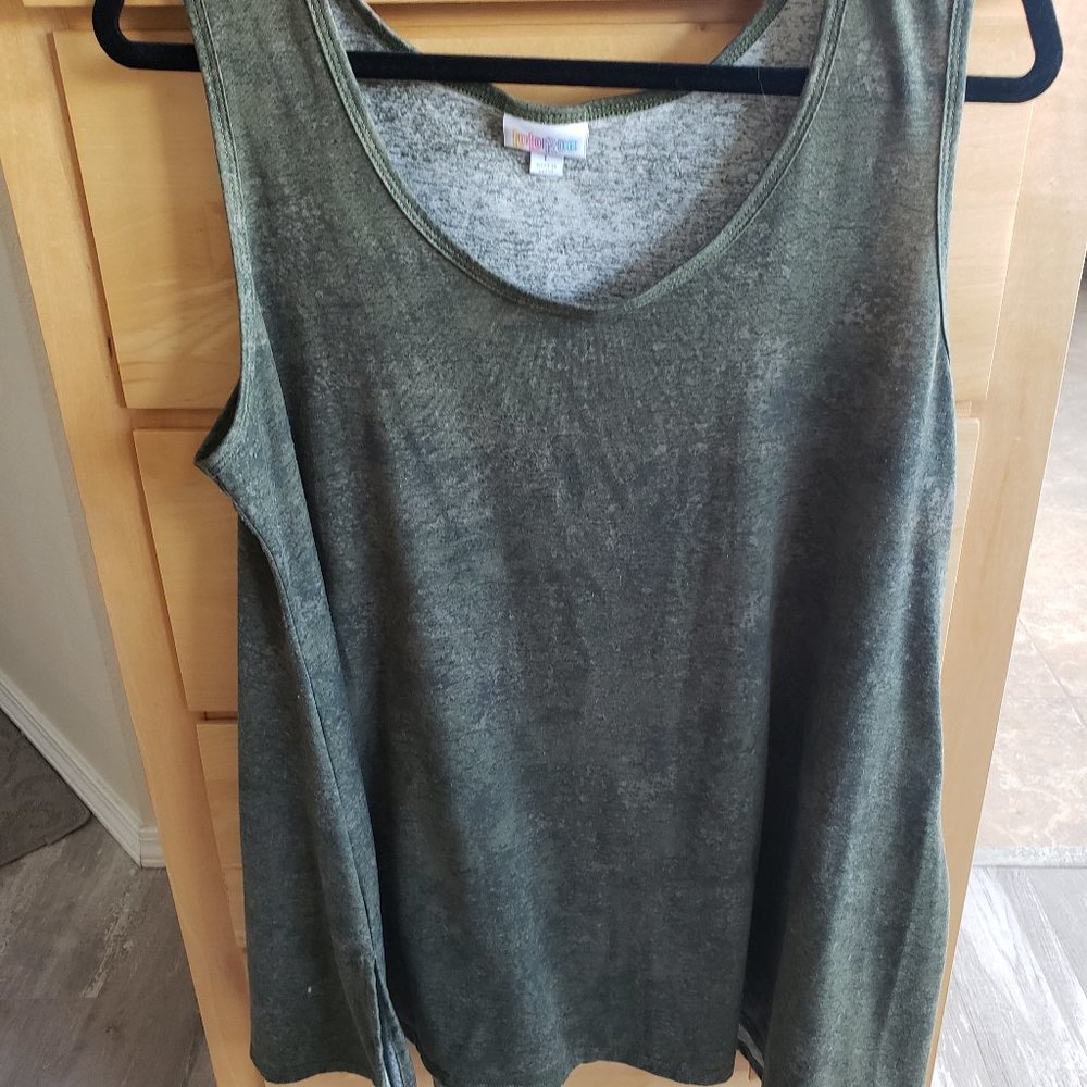 LulaRoe Tunic Green Camo Large